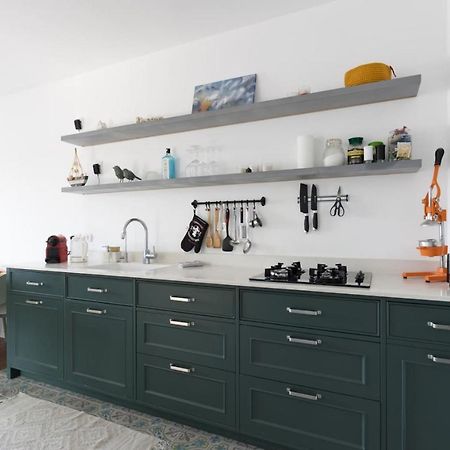 Elegant Apartment W Balcony & Mamad In Heart Of Tel Aviv By Sea N' Rent Bagian luar foto