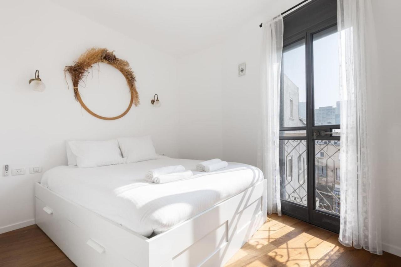 Elegant Apartment W Balcony & Mamad In Heart Of Tel Aviv By Sea N' Rent Bagian luar foto