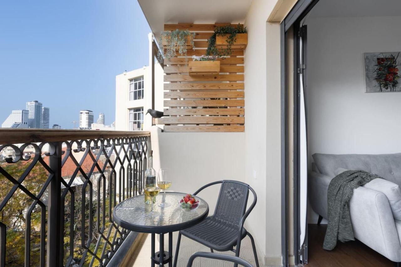 Elegant Apartment W Balcony & Mamad In Heart Of Tel Aviv By Sea N' Rent Bagian luar foto